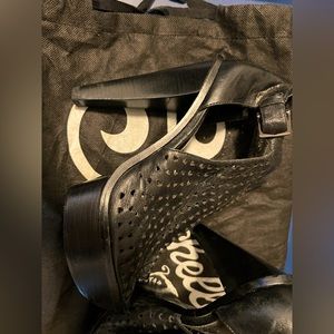 Vintage Seychelles platform 5 inch heels.sz 8